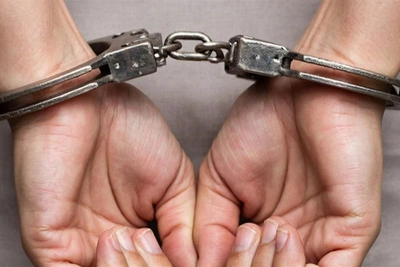 Девушка из Корсакова получила четыре дела за торговлю метамфетамином