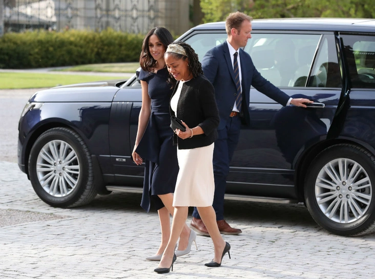 Меган Маркл и Дория Рэгланд прибывают в отель Cliveden, 18 мая 2018