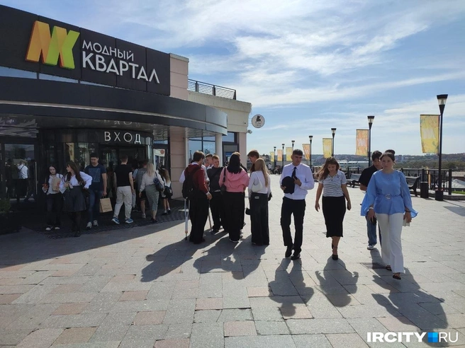 Обучающихся всех возрастов в 130-м сегодня очень много | Источник: Ксения Власова / «ИрСити»