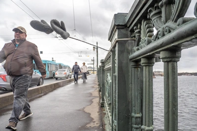 Из-за ветра не разведут мосты в Петербурге