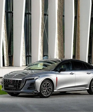Автомобильный бренд Hongqi обнародовал цены и комплектации премиального лифтбека Н6