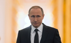 Что подарили Владимиру Путину на 70-летие: трактор от Лукашенко, открытка от Пескова и арбузы из Таджикистана