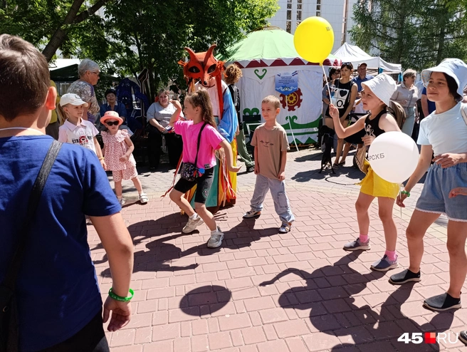 На театральной поляне | Источник: Надежда Тихомирова / 45.RU