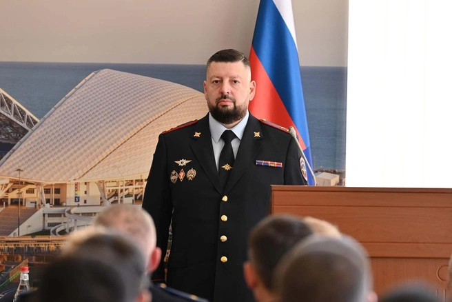Андрея Василенко представляют личному составу | Источник: sirius-ft.ru