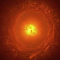 Космический гигант на пороге взрыва