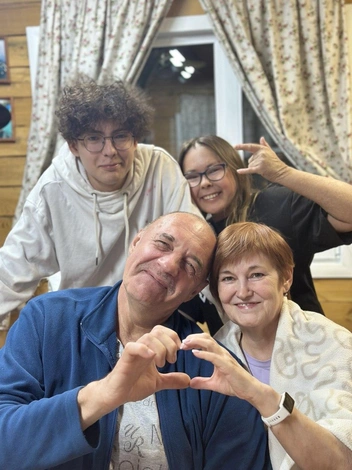 Алиса окружена заботой и любовью близких и друзей | Источник: Анна Топорищева