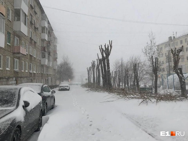 Метель уже бушует в других городах, например в Краснотурьинске | Источник: Анна Макушина / E1.RU
