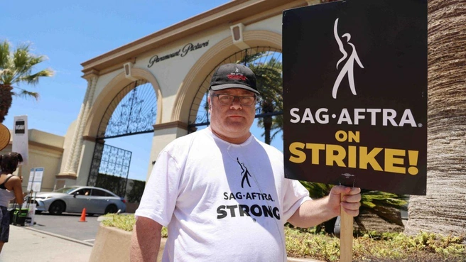 Астин занимает пост президента SAG-AFTRA. | Источник: MEGA
