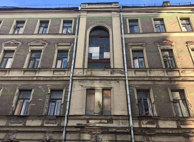 С годами здание обветшало | Источник: Архнадзор / Vk.com