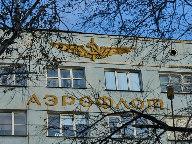 Здание построили после переноса новосибирского аэродрома из Закаменского в Ельцовский район | Источник: Александр Ощепков / NGS.RU