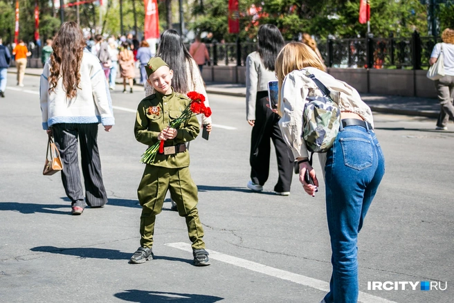 Можно было встретить ребятишек в военной форме | Источник: Ксения Филимонова / «ИрСити»