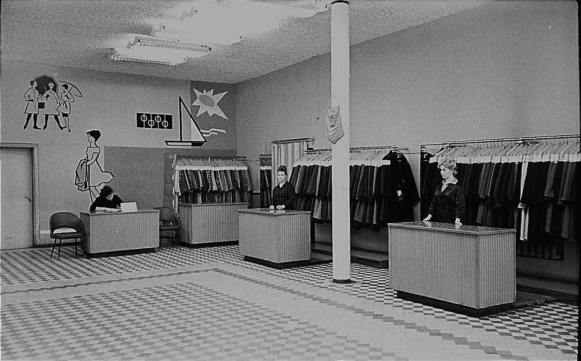 Товарищи, кто крайний? Чем и как торговали магазины Куйбышева 70 лет назад — уникальные фото