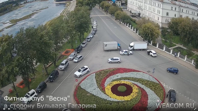 Проезд на бульвар Гагарина перекрыт из-за Парада студенчества | Источник: Weacom.ru