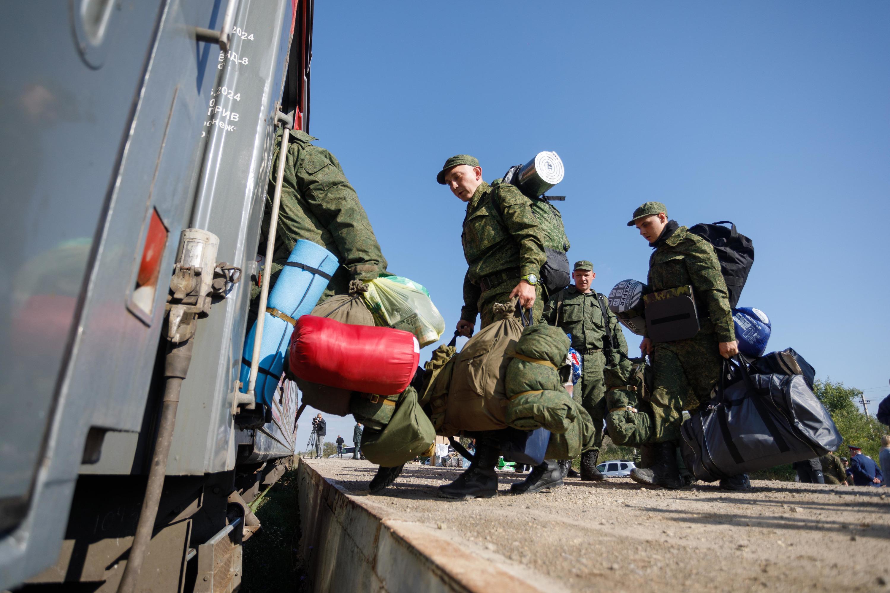 Военная подготовка. Солдаты России на Украине. Полигон Молькино.