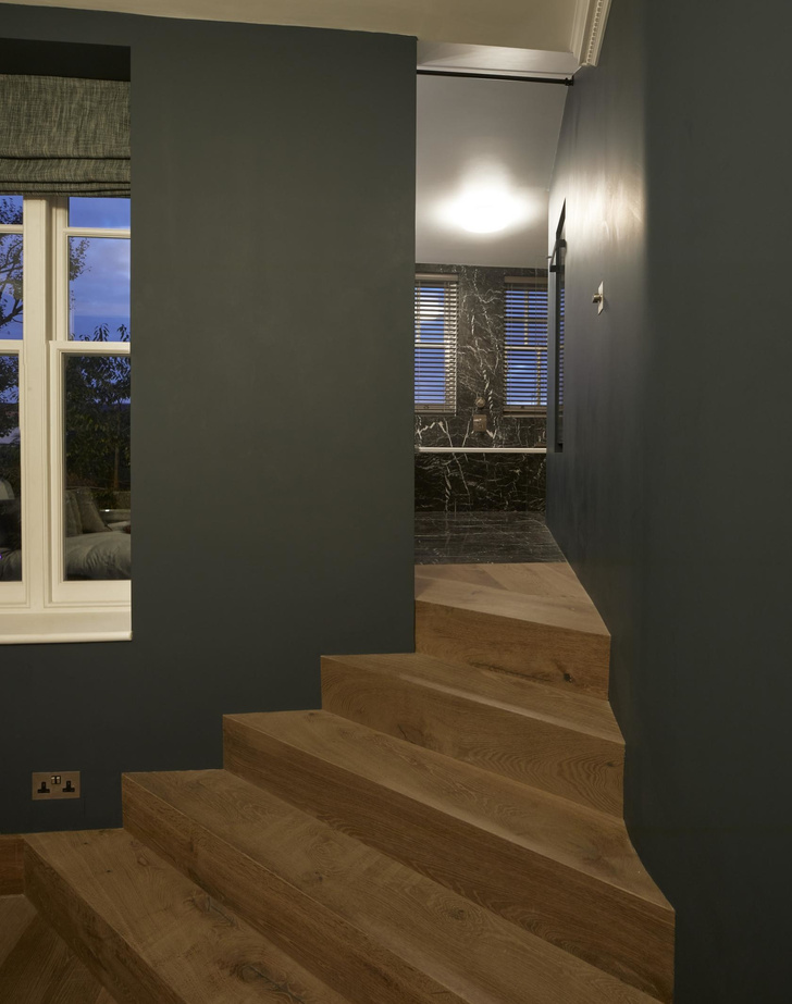 Лондонская квартира с деревянной лестницей от Deca Architecture (фото 8)