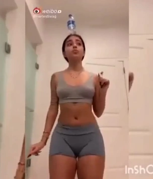 В Tik Tok стало вирусным видео сексуального танца живота с неожиданным финалом