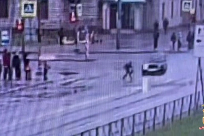 Школьник попал под колеса «Лады» на Лёни Голикова