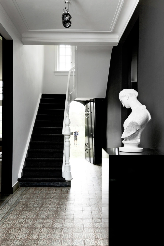 Вот так фокус (фото 0) | Источник: МОРТЕМ ХОЛЬТЕМ (MORTEМ HOLTUM), ЛИККЕ ФОГЕД (LYKKE FOGED) / LIVING INSIDE