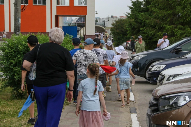Важно несколько раз пройти с ребенком маршрут до школы | Источник: Наталья Бурухина / NN.RU
