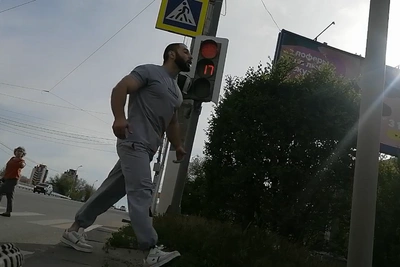 Водитель напал на велосипедиста из-за отказа уступить дорогу