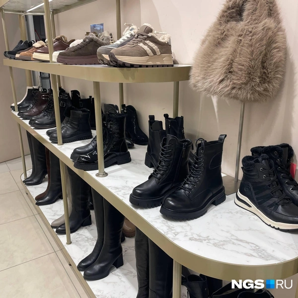 Базовые модели скромно стоят в сторонке  | Источник: Алёна Золотухина / NGS.RU 