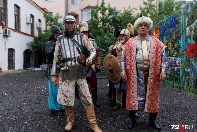 Возможно, исторические костюмы помогут вам дать все правильные ответы, но на первый взгляд это кажется не таким уж необходимым | Источник: Ирина Шарова / 72.RU