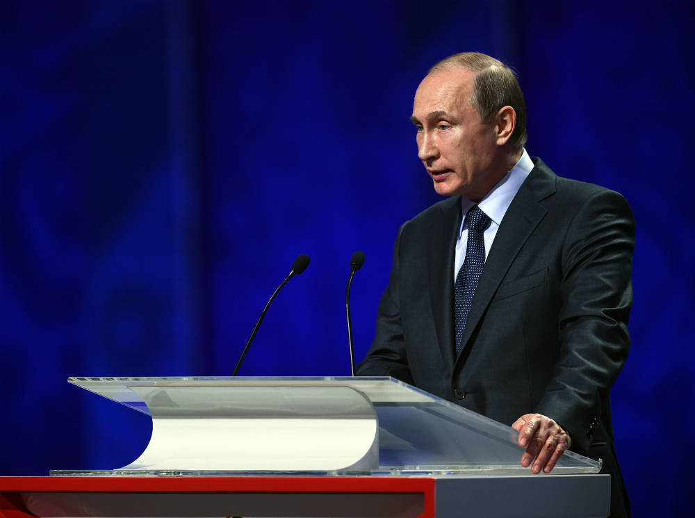 Владимир Путин продлил нерабочие дни до 30 апреля | marieclaire.ru