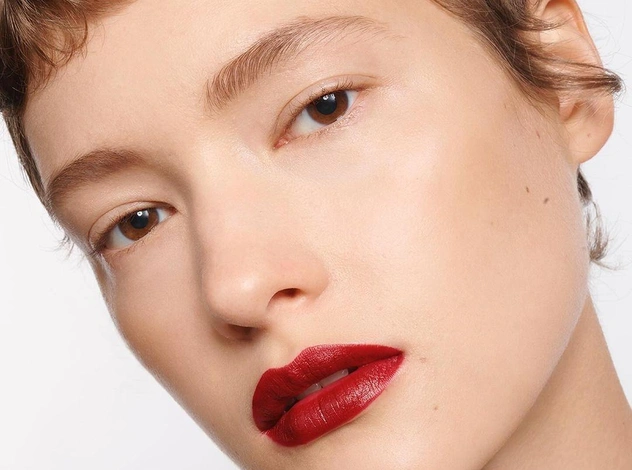 Совершенный красный: помада от Gucci в оттенке Ancora Red