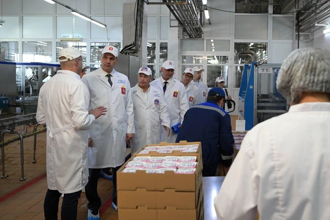Примечательно, что часть продукции под брендом «Наша Маша» бесплатно получают по льготным программам семьи с маленькими детьми | Источник: телеграм-канал Дениса Паслера