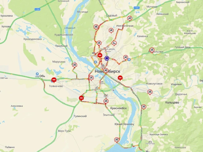 По информации пользователей, произошло не менее 13 дорожных аварий. | Источник: 2ГИС
