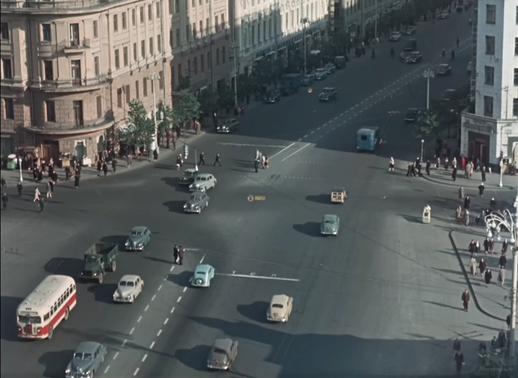 Кадр из фильма. Вид на Пушкинскую площадь | Источник: Киноконцерн «Мосфильм» / YouTube