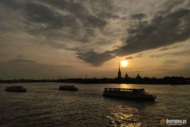 Комфорта в Петербурге не ждите. Что приготовила погода под конец мая | Источник: Михаил Огнев / FONTANKA.RU