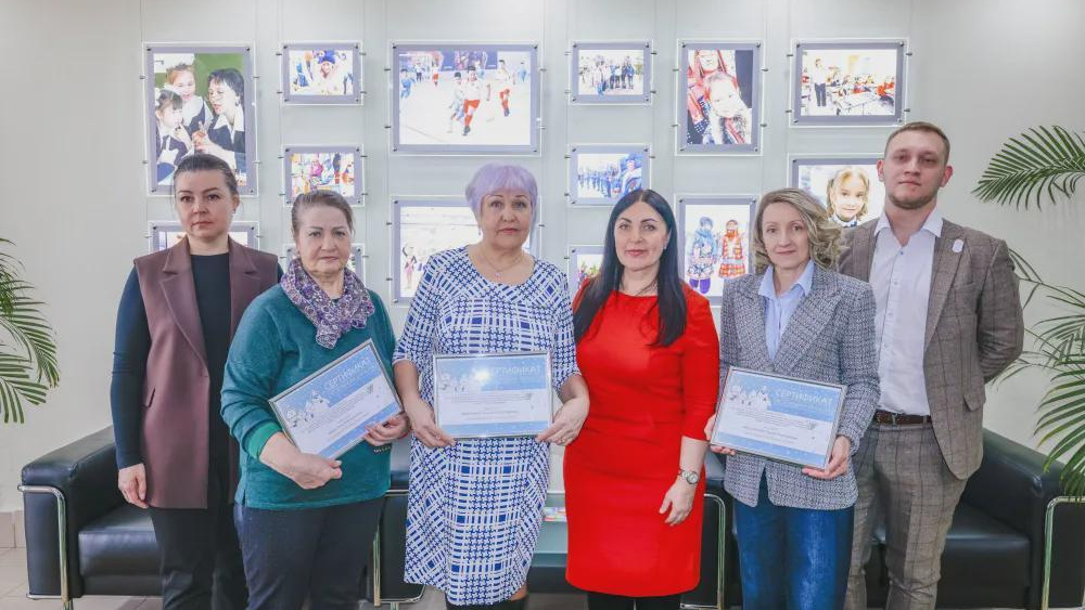 Ямальцам вручили первые сертификаты для переезда