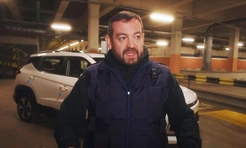 Автомобиль «Москвич-3» на 1000 сил блогера Эрика Давидыча сгорел на МКАД