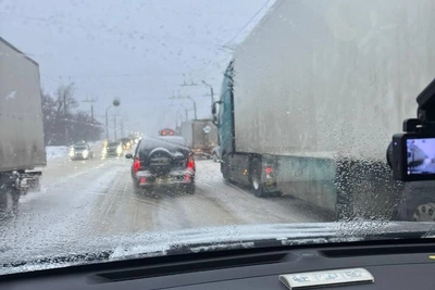 Нижний Новгород встал в 10-балльных пробках из-за метели