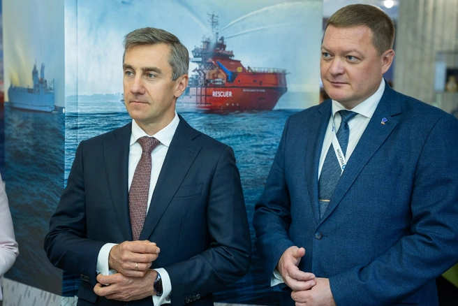 Вице-президент «Ростелекома» Александр Логинов и директор Архангельского филиала Виктор Британский | Источник: «Ростелеком»