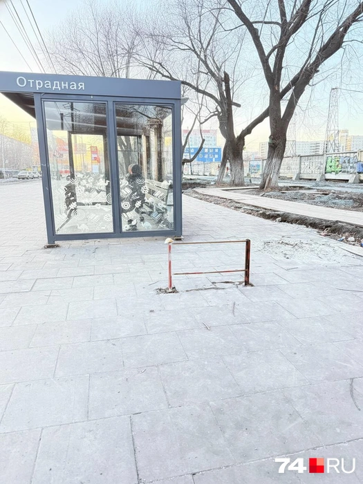 Такие остановки будут по всей Братьев Кашириных | Источник: читатель 74.RU