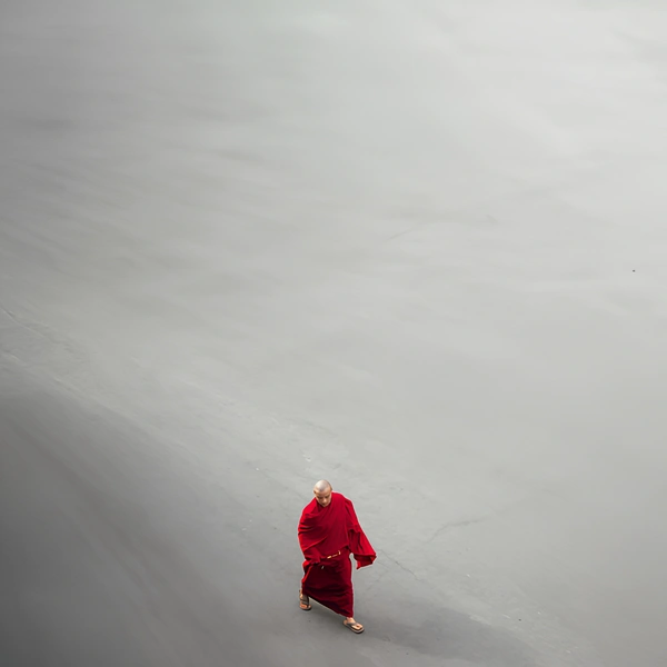 Фото монаха из Непала победило в номинации «Портфолио» | Источник: Joshua Mallett / National Geographic Traveller (UK) Photography Competition 2025