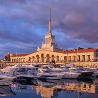 «Нужно ронять цены». Почему Сочи рискует уступить своих туристов Турции