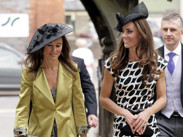 Сестры Миддлтон на свадьбе Аннабель Бэллин, 11 июня 2011