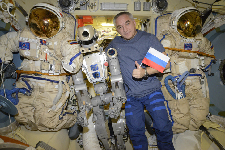 Если очень захотеть можно в космос полететь: интервью с космонавтом о профессии и карьерных перспективах