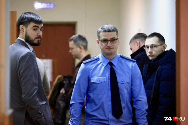 Пока отец и сын Семеновы находятся в СИЗО, прокуратура доказывает в суде незаконное происхождение их «сбережений» | Источник: Михаил Шилкин 