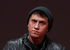 «Подрался за бабушку в гей-клубе»: Павел Прилучный впервые о переломе черепа и операции