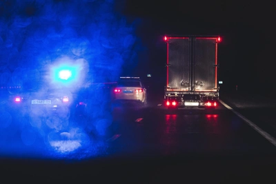 Авария под Кандалакшей: легковушка столкнулась с прицепом