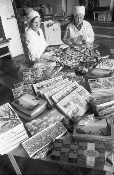 Кондитерская фабрика «Ангара» в 1994 году | Источник: Эдгар Брюханенко / pastvu.com