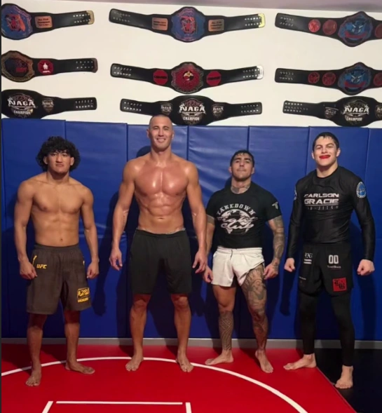 Айаал в компании бойцов UFC в Америке | Источник: ayaal_lazarev / Instagram (экстремистская организация, деятельность запрещена на территории РФ)