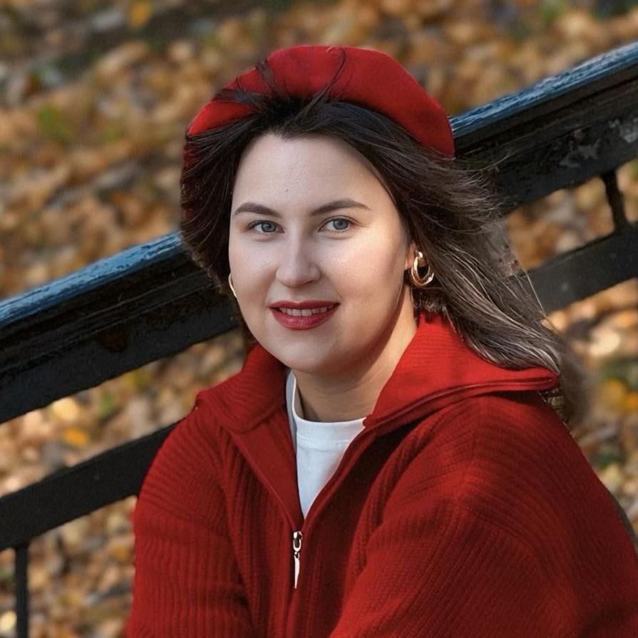 <p>Анна Сурикова</p>