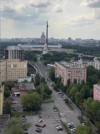 Вид на Поклонную гору, открывающийся из квартиры Ксении Бородиной. | Источник: соцсети Ксении Бородиной