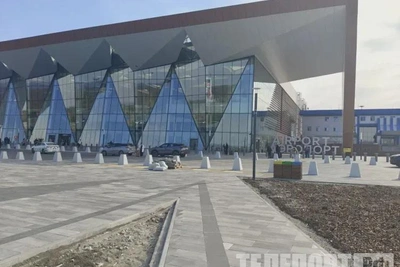 Самолет из Благовещенска экстренно сел в аэропорту