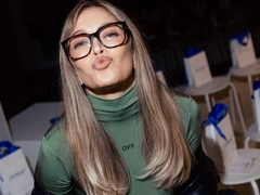 Вера Брежнева сменила имидж, прибавив себе 10 лет